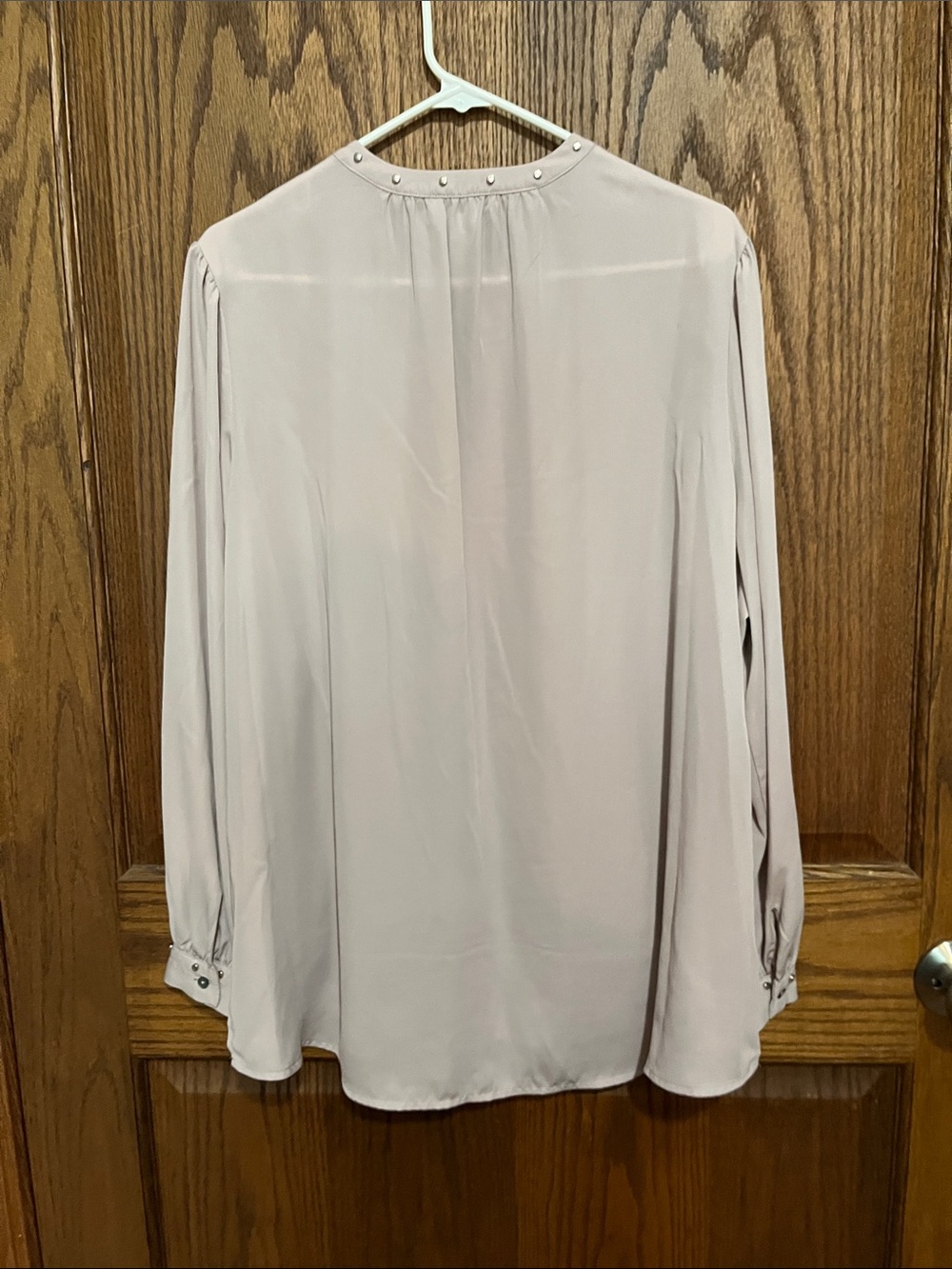 Carmen Marc Valvo Dusty Rose V-Neck Long Sleeve Blouse with Stud Trim - Picture 4 of 4